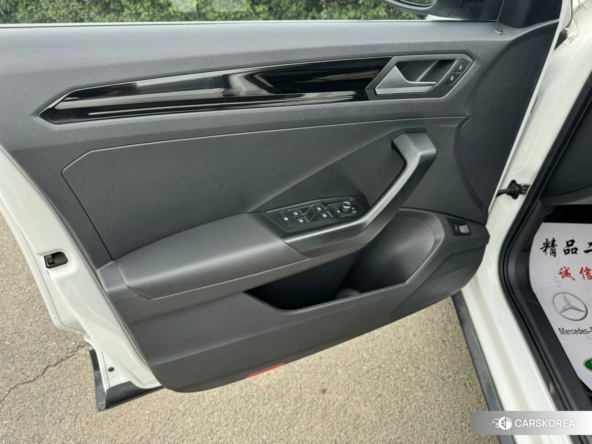 Volkswagen T-Roc 2021 Белый из Китая, фото 3