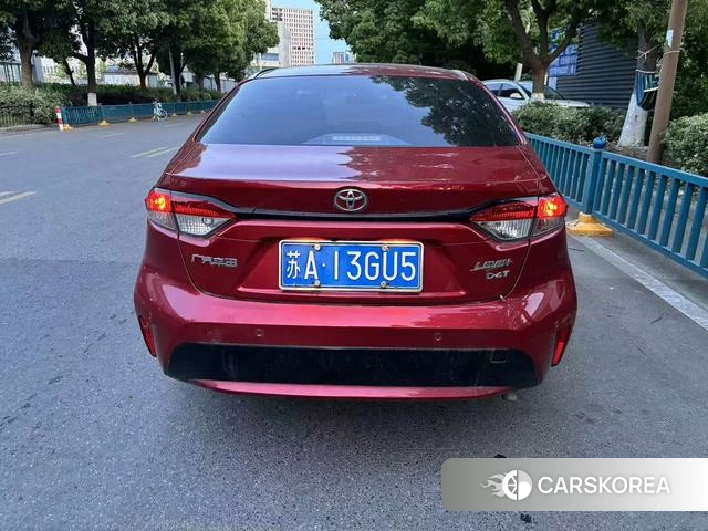 Toyota Levin 2021 Красный из Китая, фото 3