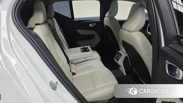 Volvo XC40 2022 Белый из Кореи, фото 3