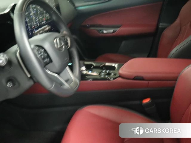Lexus NX450h + 2nd generation 2025 Белый из Кореи, фото 3