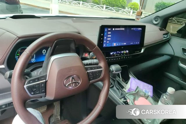 Toyota Sienna 2024 Белый из Китая, фото 3