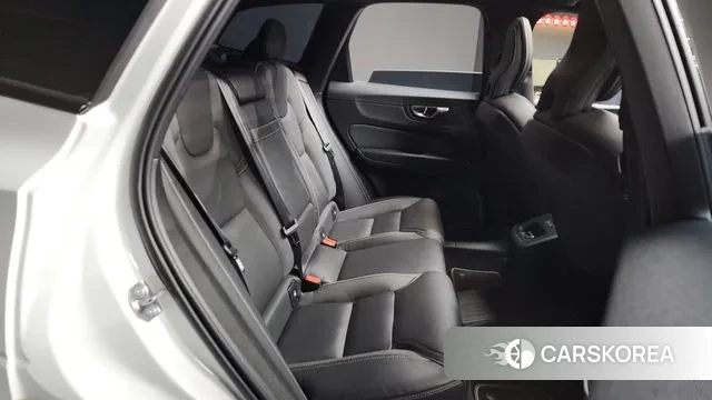 Volvo XC60 second Generation 2021 Белый из Кореи, фото 3