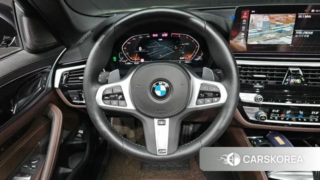 BMW 5 Series (G30) 2022 Черный из Кореи, фото 3