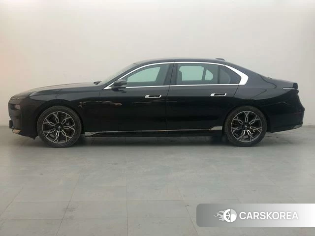 BMW 7 series 2025 Черный из Китая, фото 3