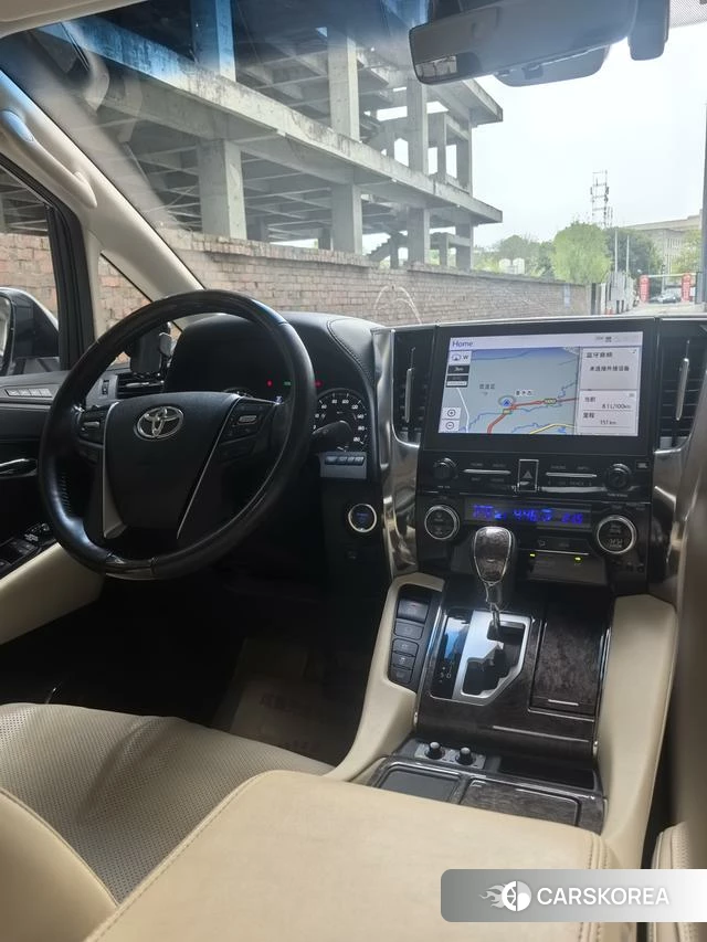 Toyota Alphard 2021 Белый из Китая, фото 3