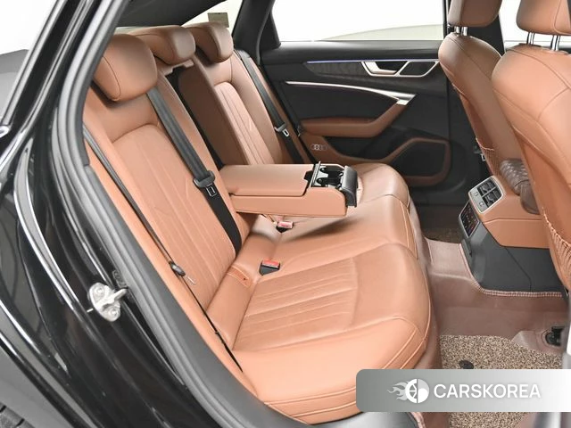 Audi A6 (C8) 2021 Черный из Кореи, фото 3