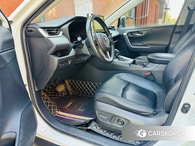 Toyota RAV4 2021 Белый из Китая, фото 3