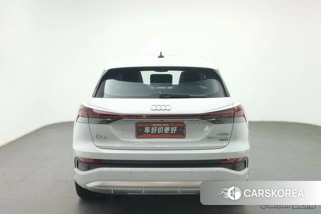 Audi Q4 2023 Белый из Китая, фото 3