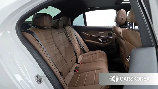Mercedes-Benz E-Class W213 2021 Белый из Кореи, фото 3