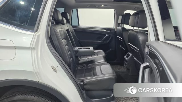 Volkswagen Tiguan Allspace 2018 Белый из Кореи, фото 3