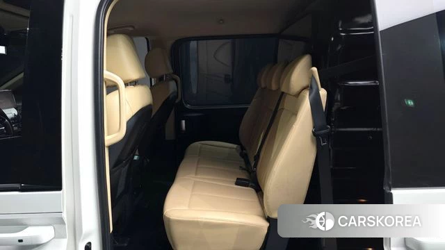 Hyundai Staria 2022 Белый из Кореи, фото 3