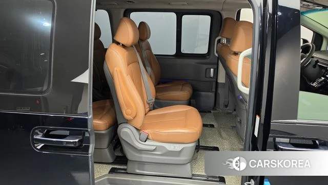 Hyundai Staria 2022 Черный из Кореи, фото 3