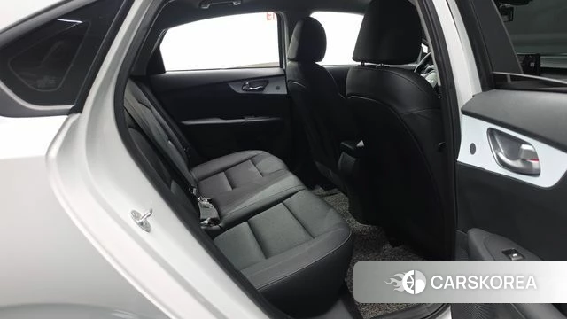 Kia The New K3 2nd generation 2022 Белый из Кореи, фото 3