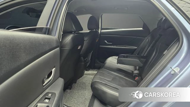 Hyundai The New Avante (CN7) 2023 Светло-серебряный цвет из Кореи, фото 3
