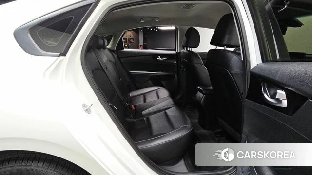 Kia The New K3 2nd generation 2024 Белый из Кореи, фото 3