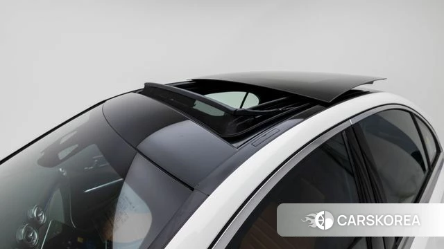Mercedes-Benz C-Class W206 2026 Белый из Кореи, фото 3