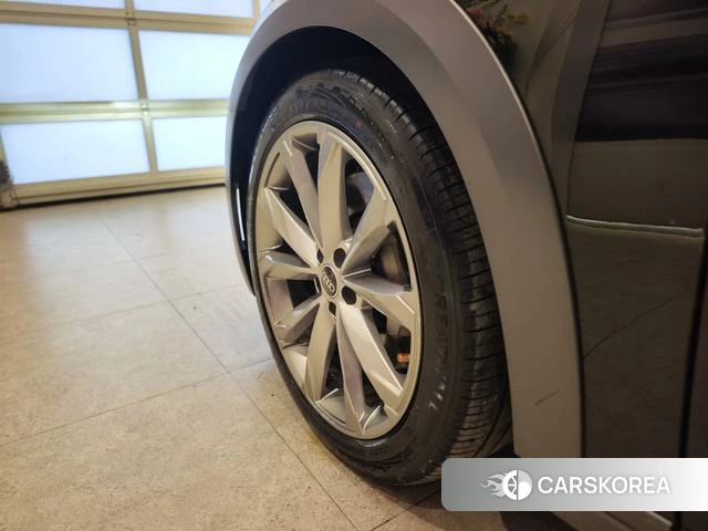 Audi A6 2024 Черный из Китая, фото 3