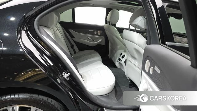 Mercedes-Benz E-Class W213 2023 Черный из Кореи, фото 3