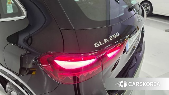 Mercedes-Benz GLA - Class H247 2026 Черный из Кореи, фото 3