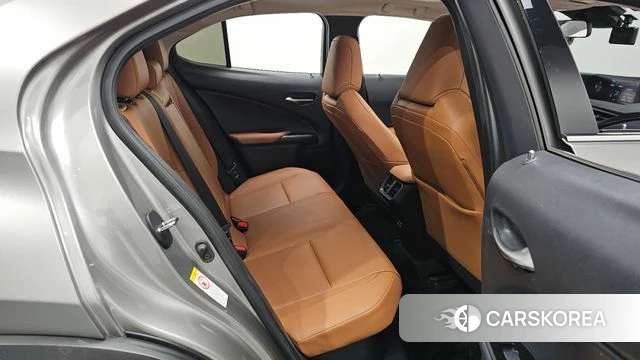 Lexus UX250h 2019 Серебристо-серый из Кореи, фото 3