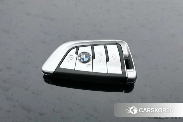 BMW X7 2022 Черный из Китая, фото 3