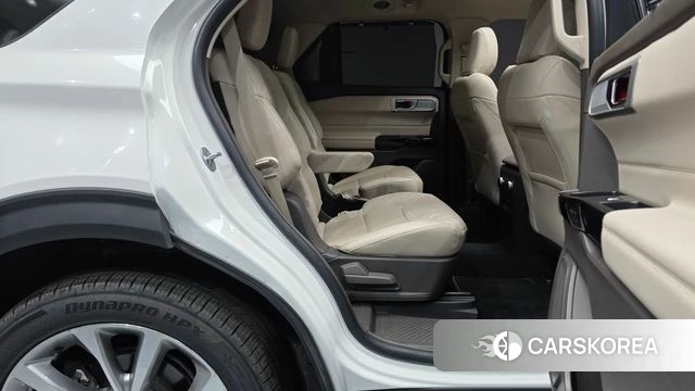 Ford Explorer 6th Generation 2021 Белый из Кореи, фото 3