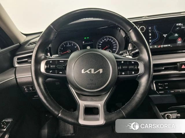 Kia K5 3rd generation 2023 Черный из Кореи, фото 3