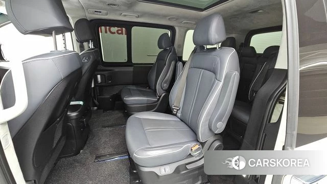 Hyundai Staria 2023 Белый из Кореи, фото 3