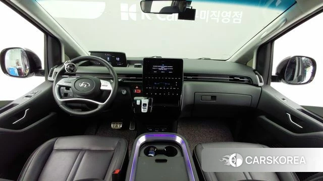 Hyundai Staria 2022 Белый из Кореи, фото 3