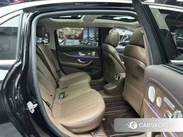 Mercedes-Benz E-Class 2022 Черный из Китая, фото 3