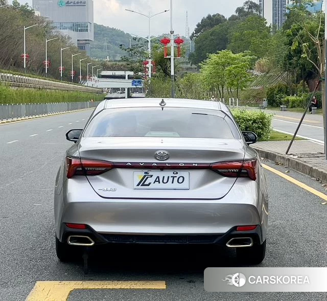 Toyota Avalon 2023 Серебристо-серый из Китая, фото 3