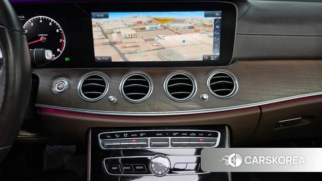 Mercedes-Benz E-Class W213 2019 Серый из Кореи, фото 3