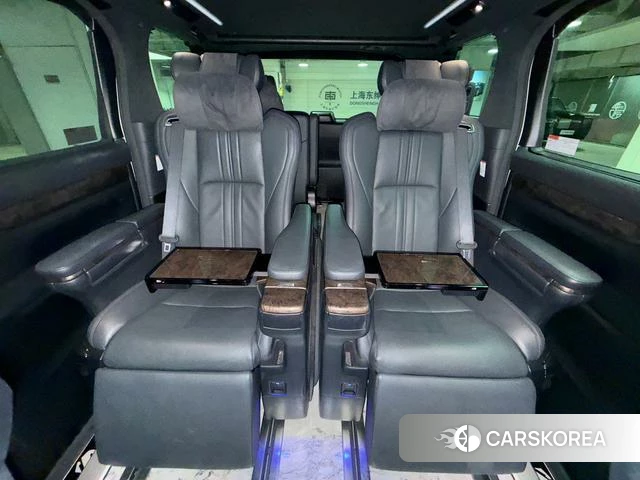 Toyota Alphard 2022 Белый из Китая, фото 3