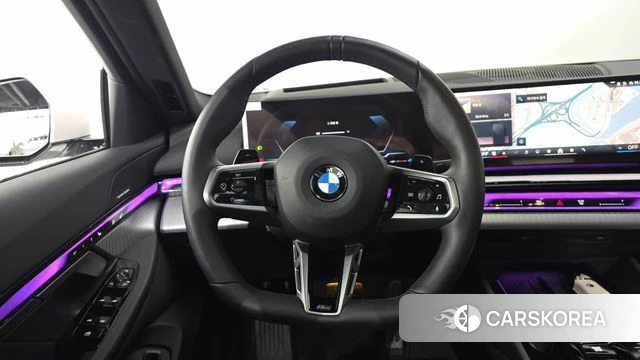 BMW 5 Series (G60) 2025 Белый из Кореи, фото 3
