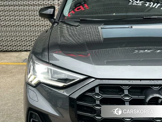 Audi Q3 2021 Темно-серый из Китая, фото 3