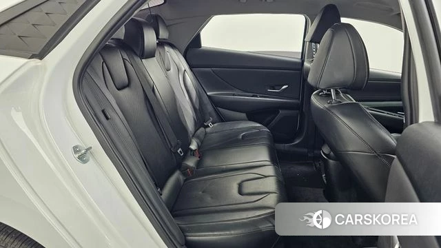Hyundai The New Avante (CN7) 2023 Белый из Кореи, фото 3