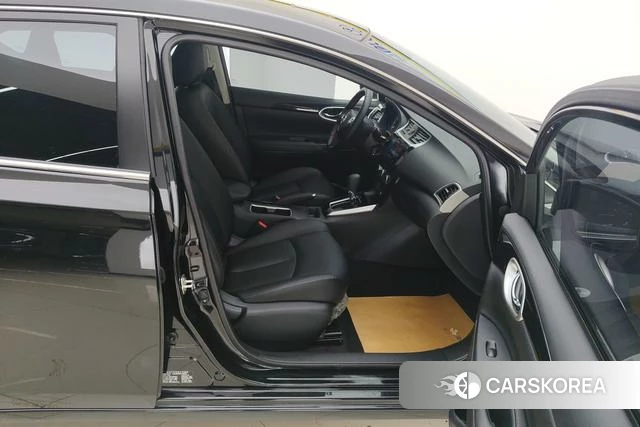 Nissan Sylphy 2024 Черный из Китая, фото 3