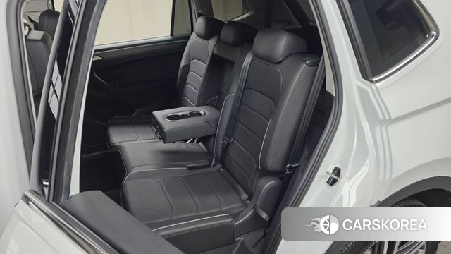 Volkswagen Tiguan Allspace 2022 Белый из Кореи, фото 3