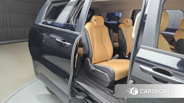 Kia Carnival 4th generation 2022 Черный из Кореи, фото 3