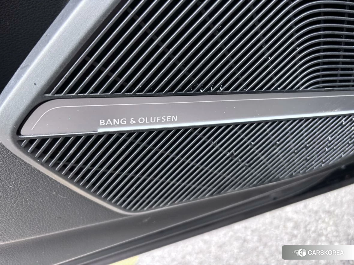 Audi Q5L 2020 Черный из Китая, фото 3