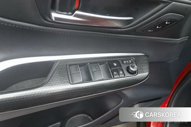 Toyota Venza 2022 Красный из Китая, фото 3