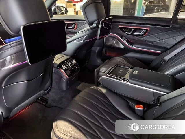 Mercedes-Benz AMG S-Class 2024 Серебристо-серый из Китая, фото 3
