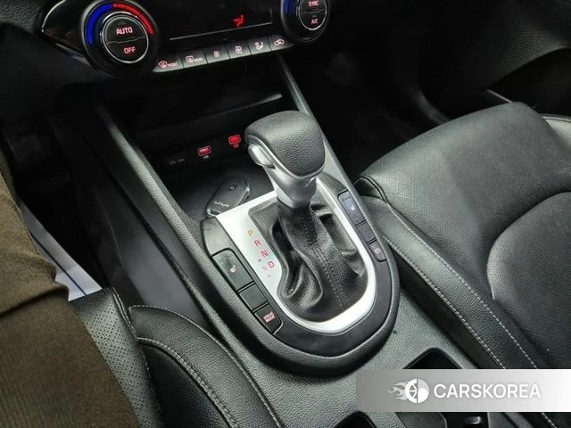 Kia The New K3 2nd generation 2021 Белый из Кореи, фото 3