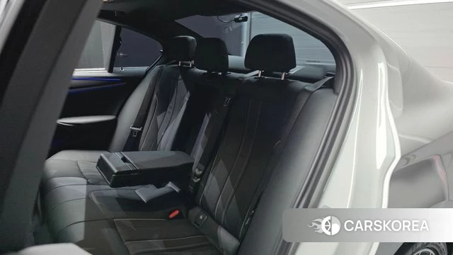 BMW 5 Series (G30) 2022 Белый из Кореи, фото 3