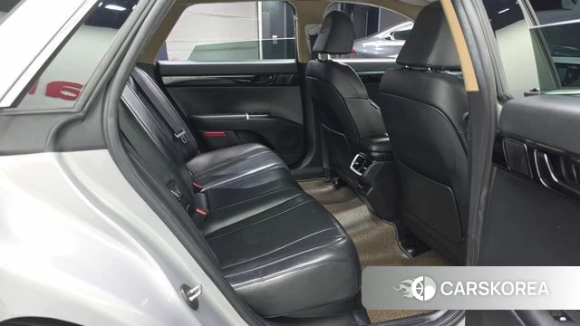 Hyundai Grandeur (GN7) 2024 Серебристо-серый из Кореи, фото 3