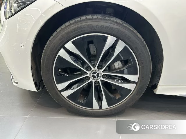 Mercedes-Benz C-class 2024 Белый из Китая, фото 3
