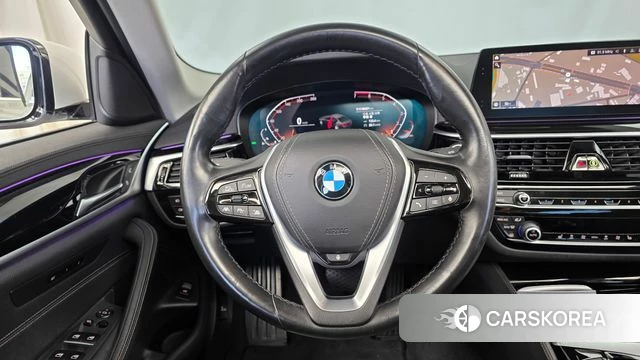 BMW 5 Series (G30) 2019 Белый из Кореи, фото 3