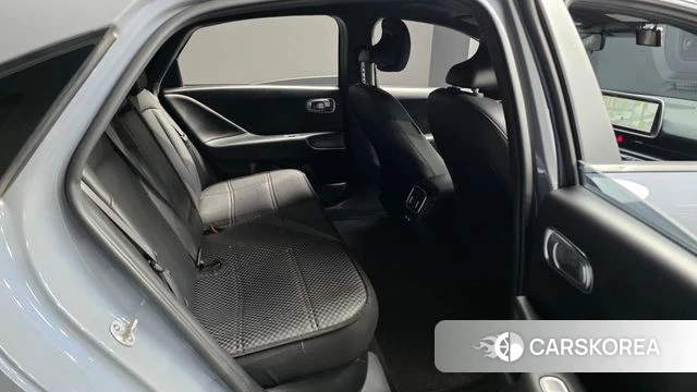Hyundai Ionic 6 2023 Серебристо-серый из Кореи, фото 3