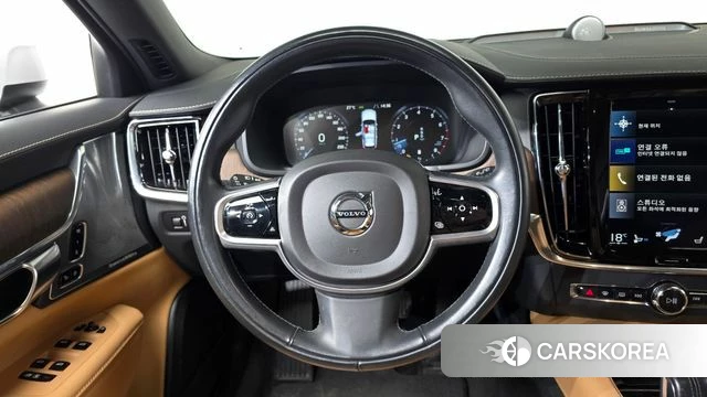 Volvo V90 Cross-Country 2021 Белый из Кореи, фото 3
