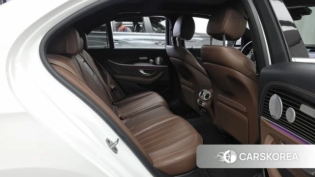 Mercedes-Benz E-Class W213 2021 Белый из Кореи, фото 3